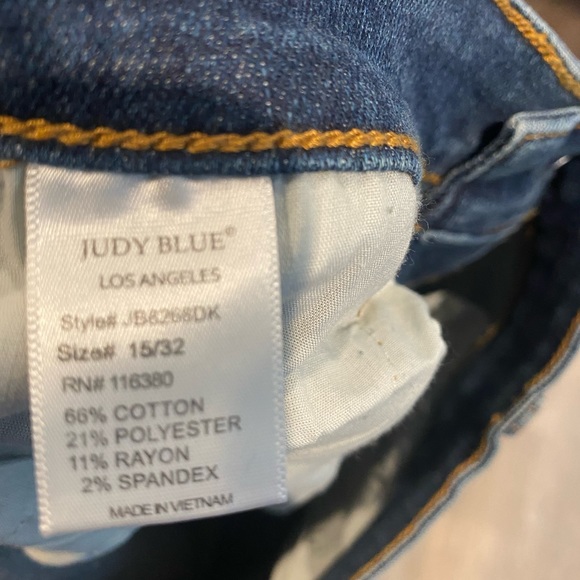 Judy Blue - Picture 4 of 4